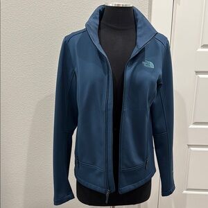 The North Face Women's Windwall Soft Shell Jacket